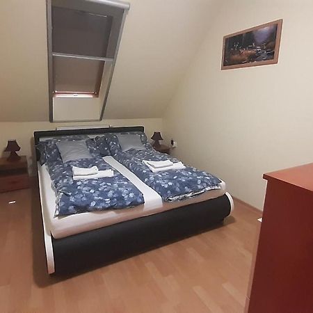 Elizabet Apartman A Belvarosban ซาร์วาช ภายนอก รูปภาพ