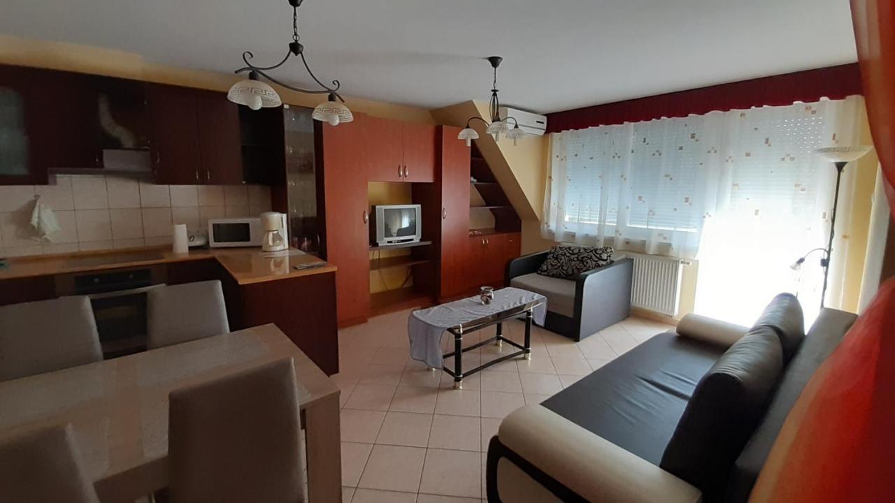 Elizabet Apartman A Belvarosban ซาร์วาช ภายนอก รูปภาพ