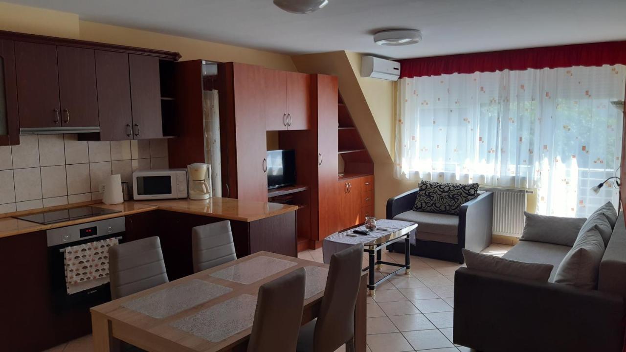 Elizabet Apartman A Belvarosban ซาร์วาช ภายนอก รูปภาพ
