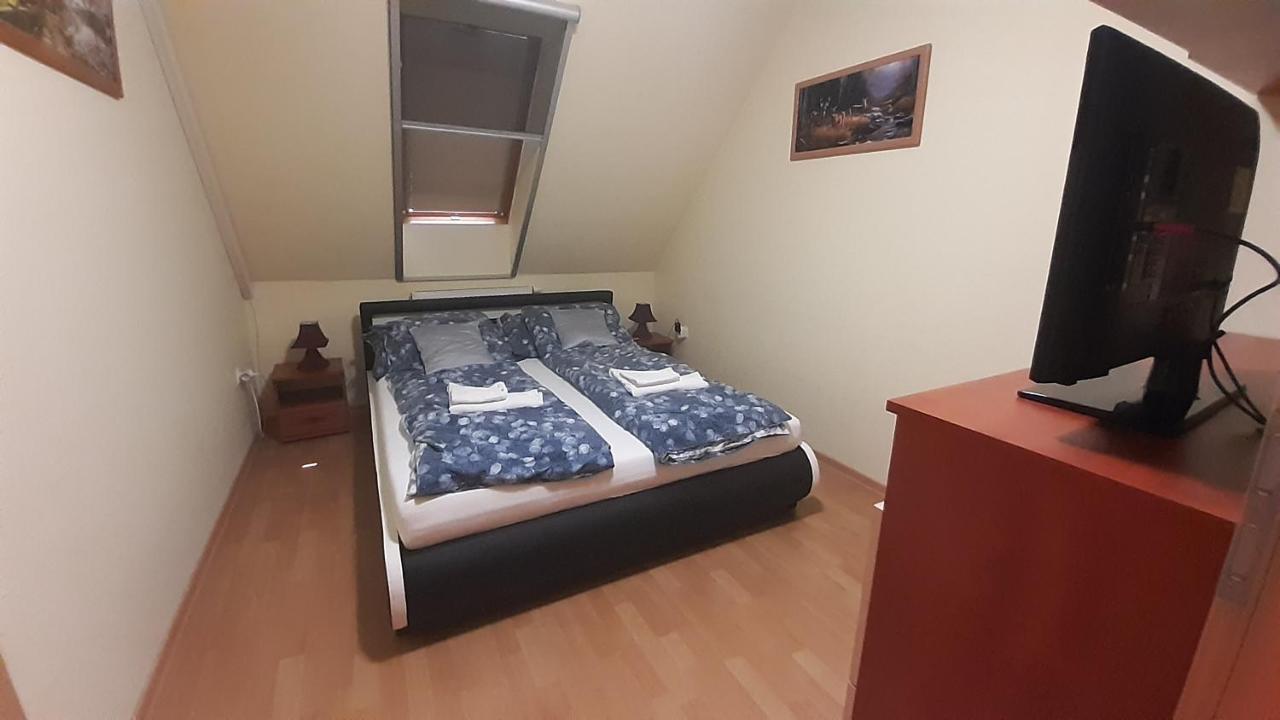 Elizabet Apartman A Belvarosban ซาร์วาช ภายนอก รูปภาพ